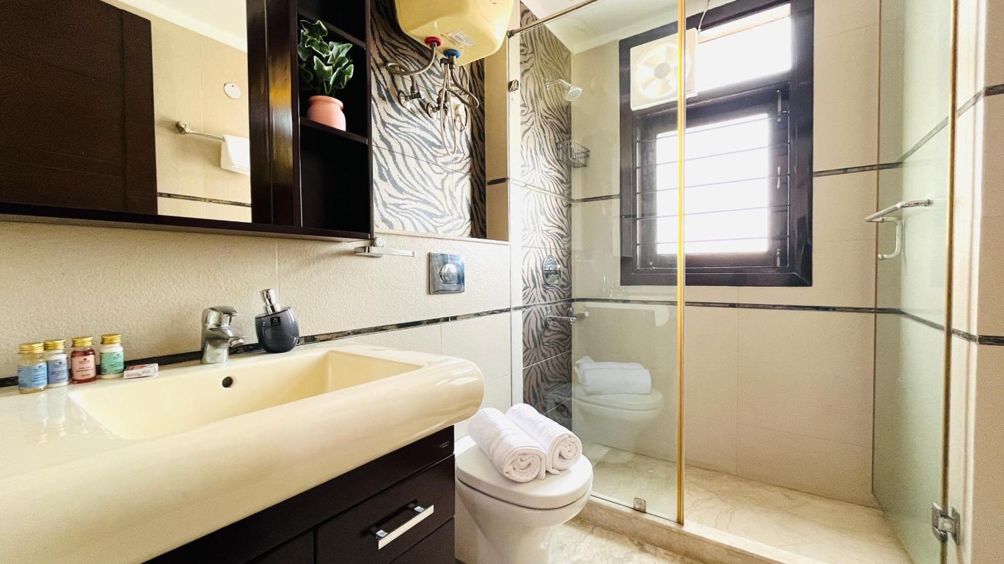 Olive Serviced Apartments - Defence Colony Нью-Дели Номер фото